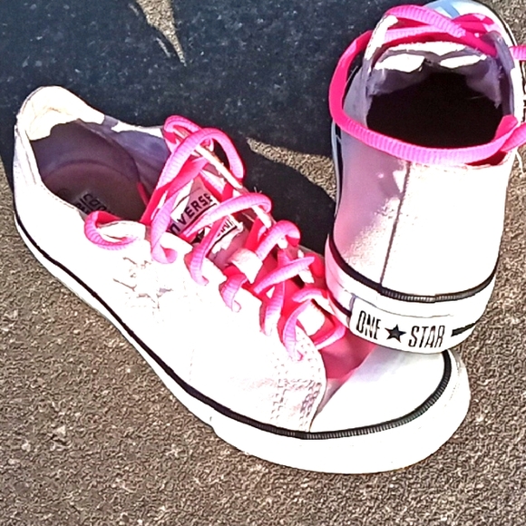 Converse One Star Pink And White Sneakers with Pink Laces 7.5 - Picture 1 of 6